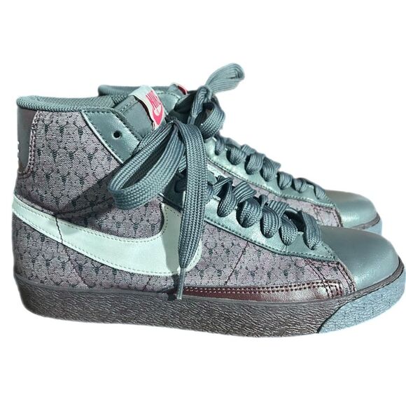Nike Shoes - Nike Blazer Sneakers High Top Women's Size 9
Purple & Grey